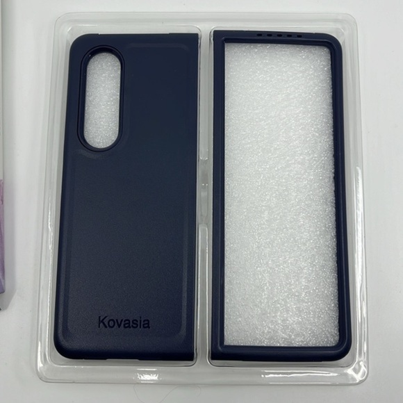 Protect and Style Your Samsung Galaxy‎ Z Fold 3 with the Samsung Z Fold - Picture 2 of 8